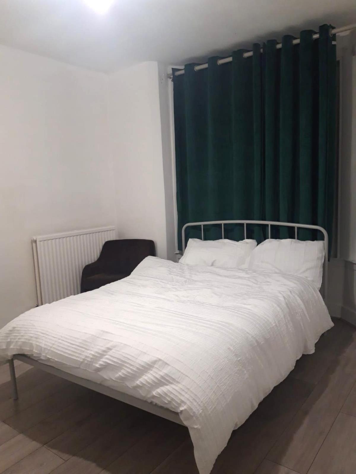 Отель Reading Town Centre Экстерьер фото